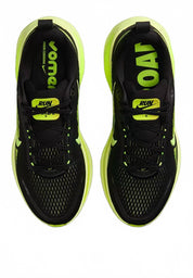 Women's Vomero 18 Sneakers In Black Volt