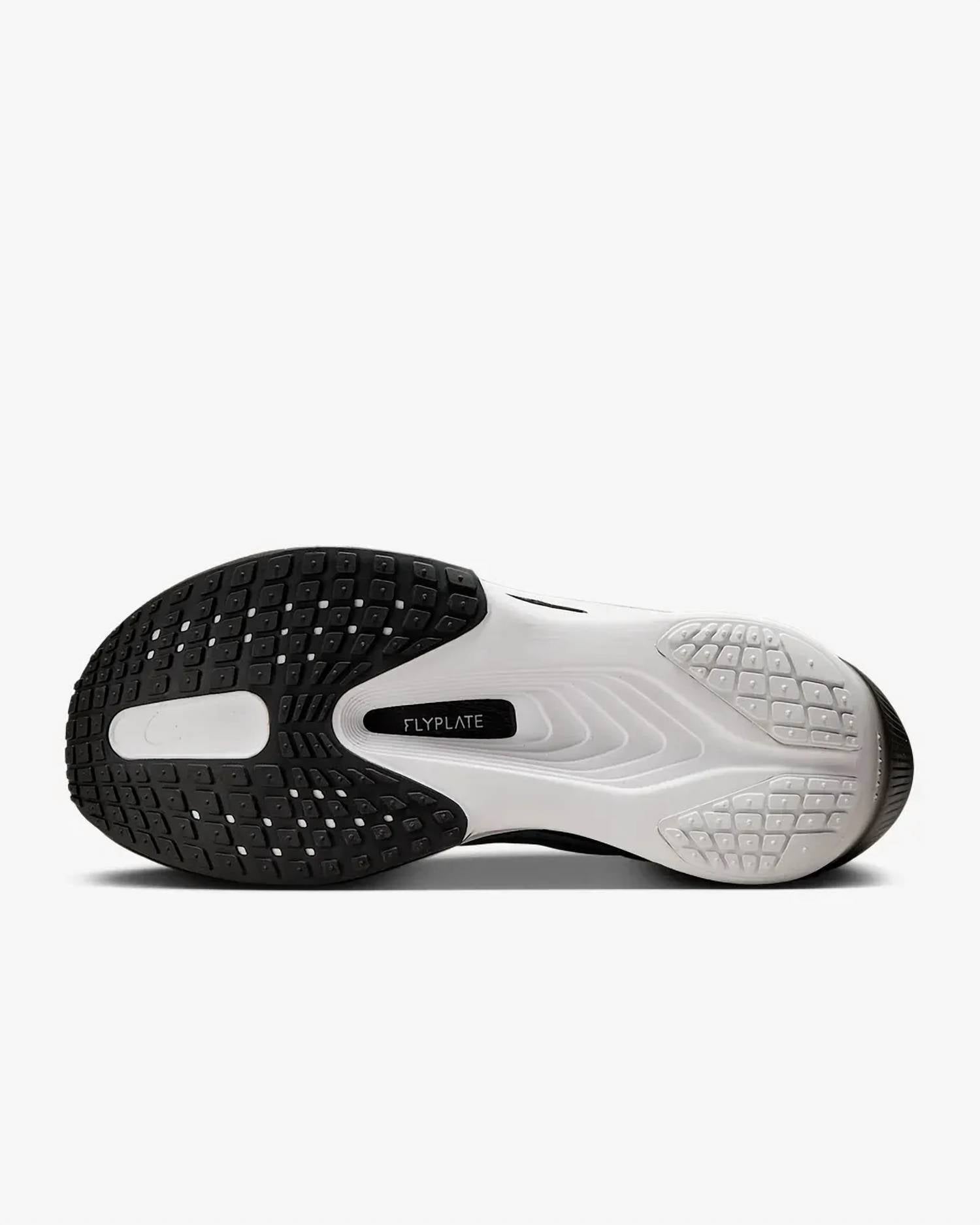 Women's Fly 6 Running Shoes In Black/white Light Smoke Grey