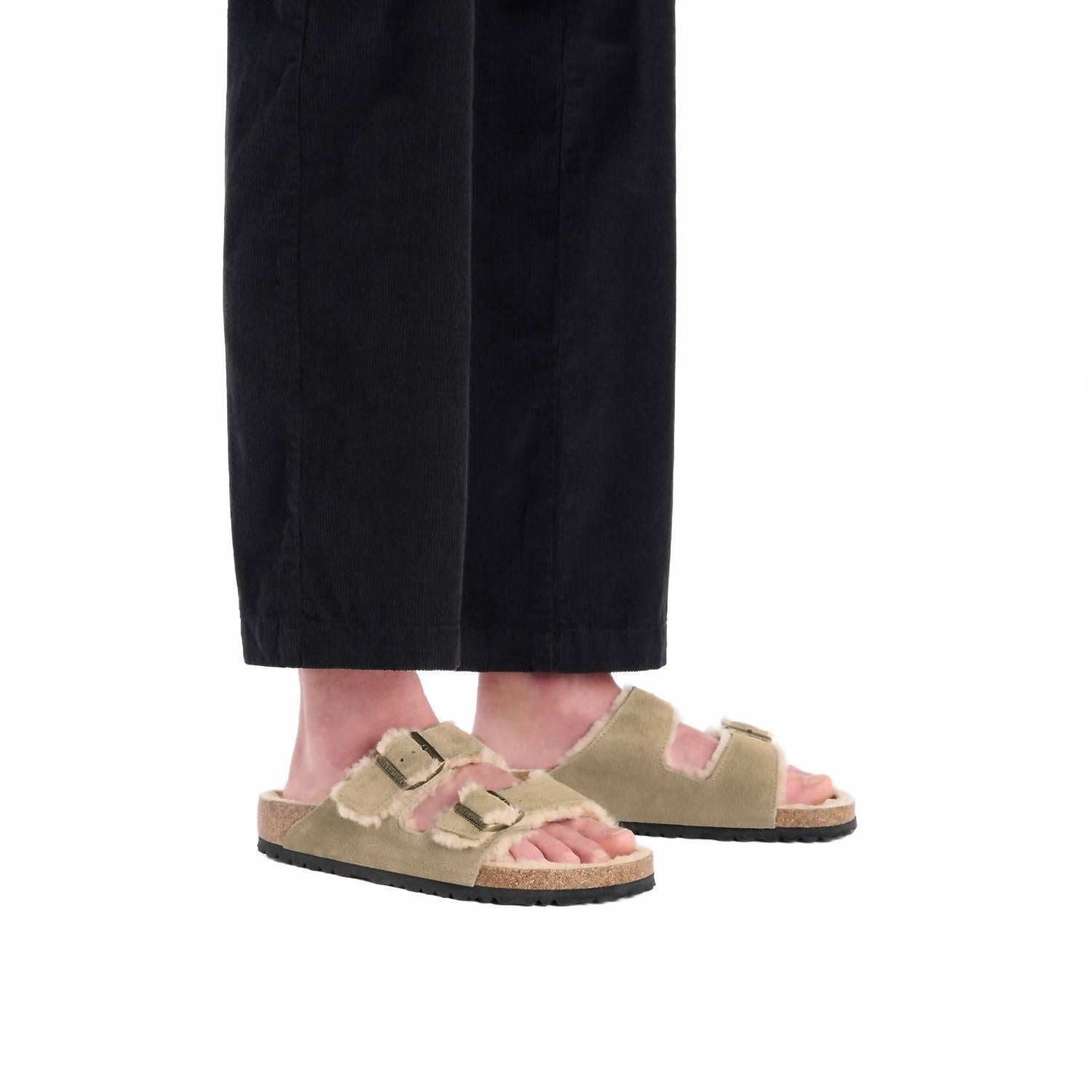 Women's Arizona Shearling Sandal In Taupe