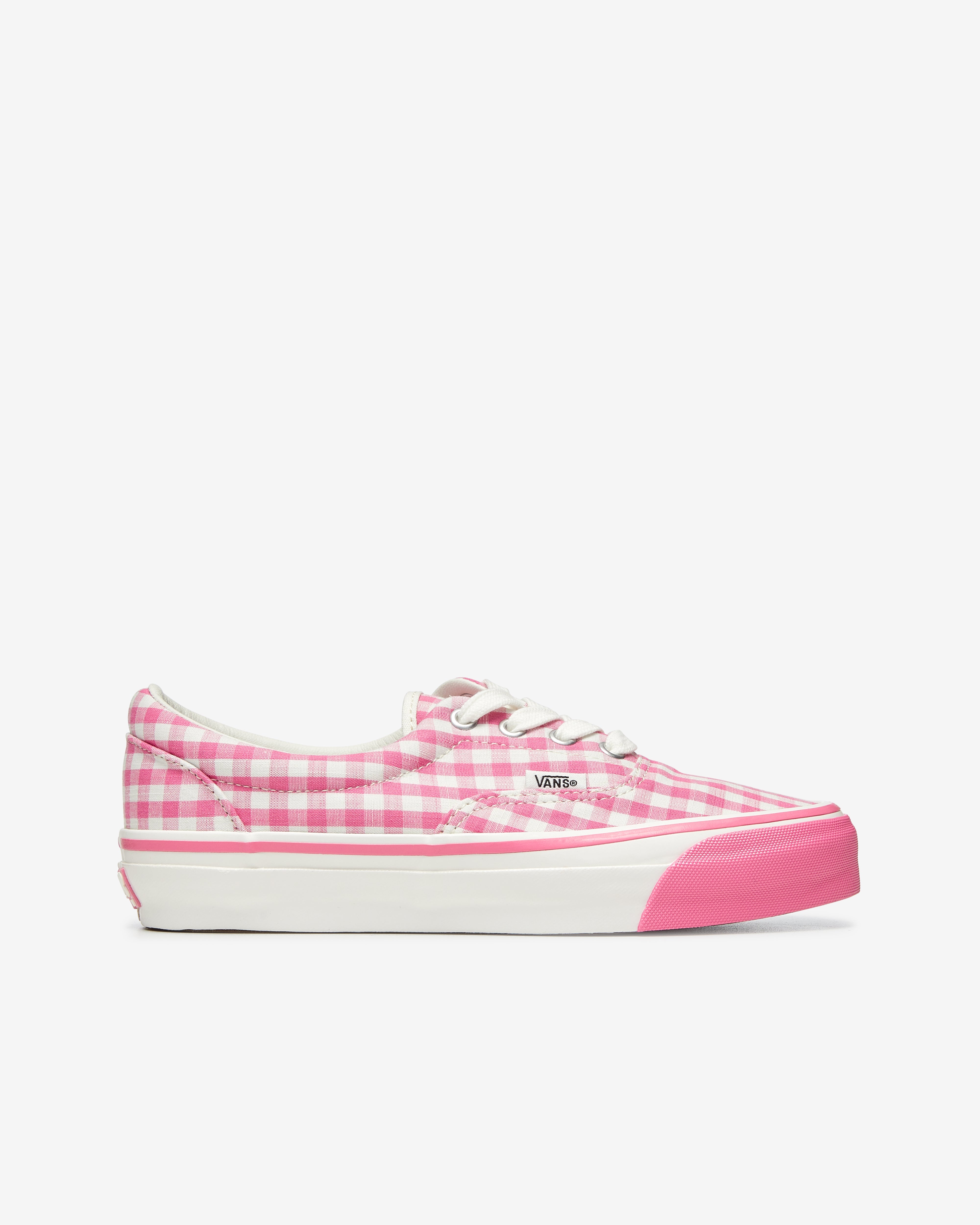 1000000400004_CDGGIRLVANS_01.jpg