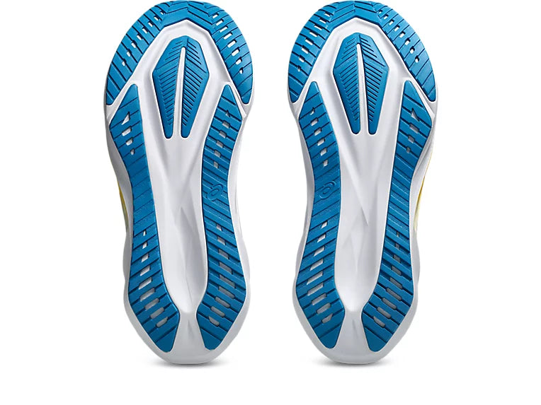 Men's Novablast 5 (020 - Gravel/White)