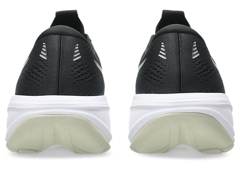 Men's Gel-Cumulus 28 (002 - Black/White)