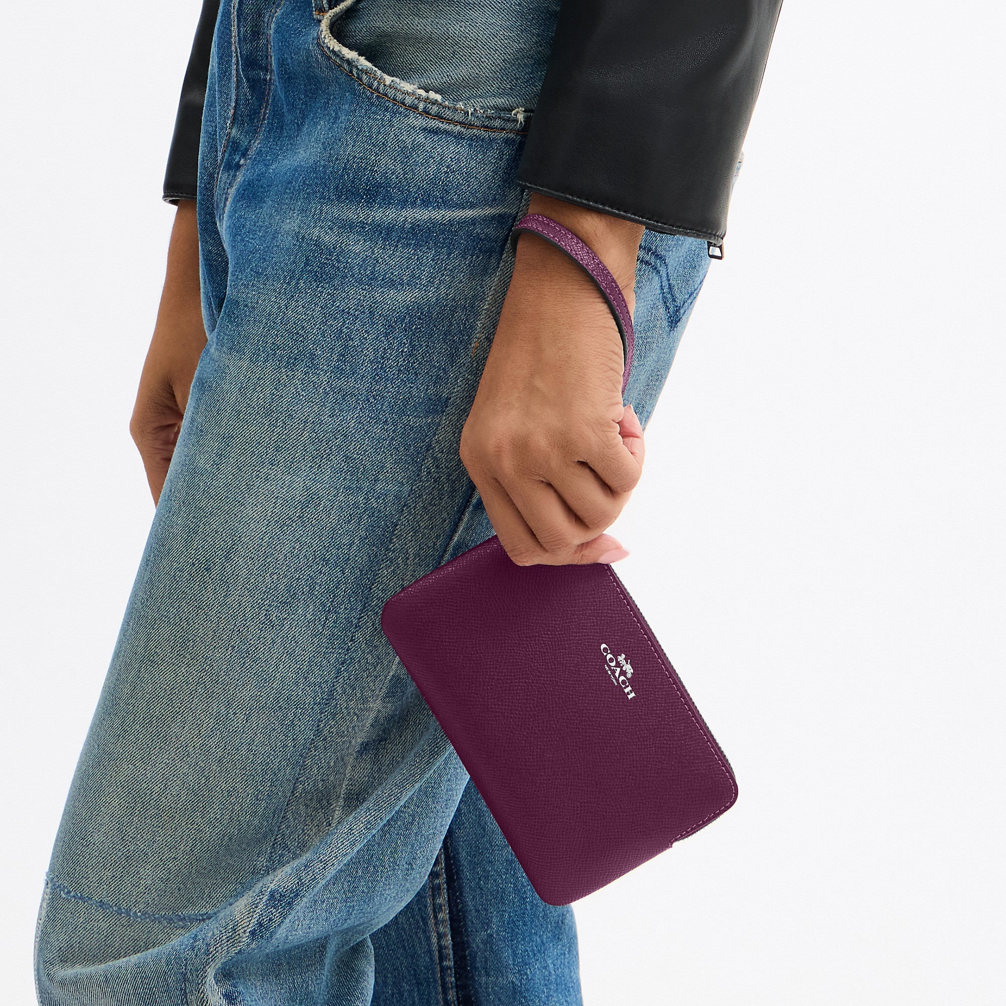 Coach Outlet Corner Zip Wristlet