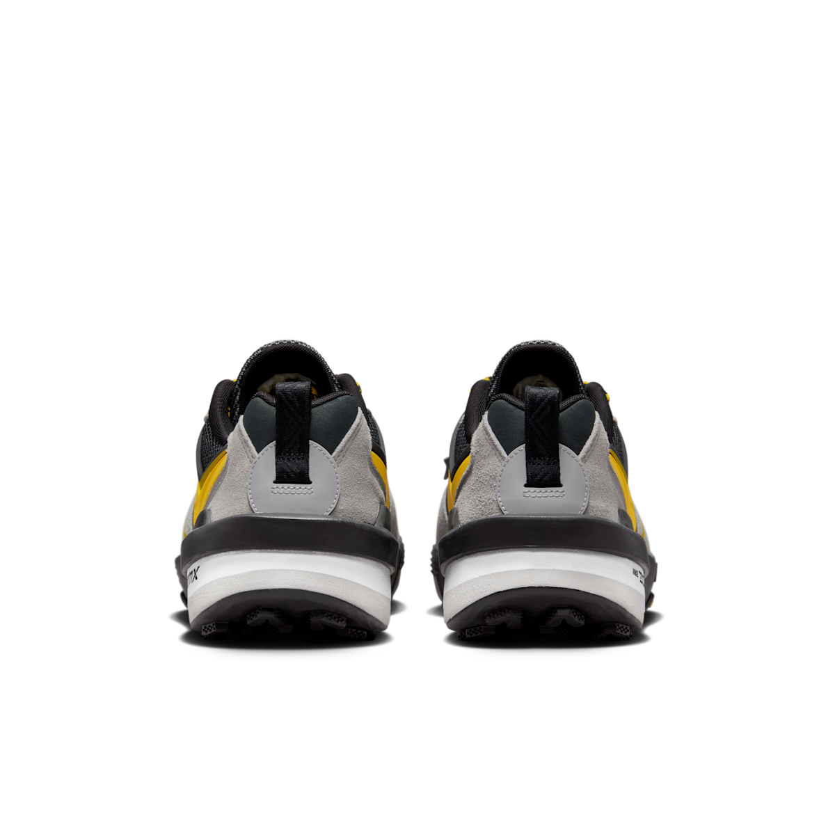 Men's Zegamadome x sacai Shoes