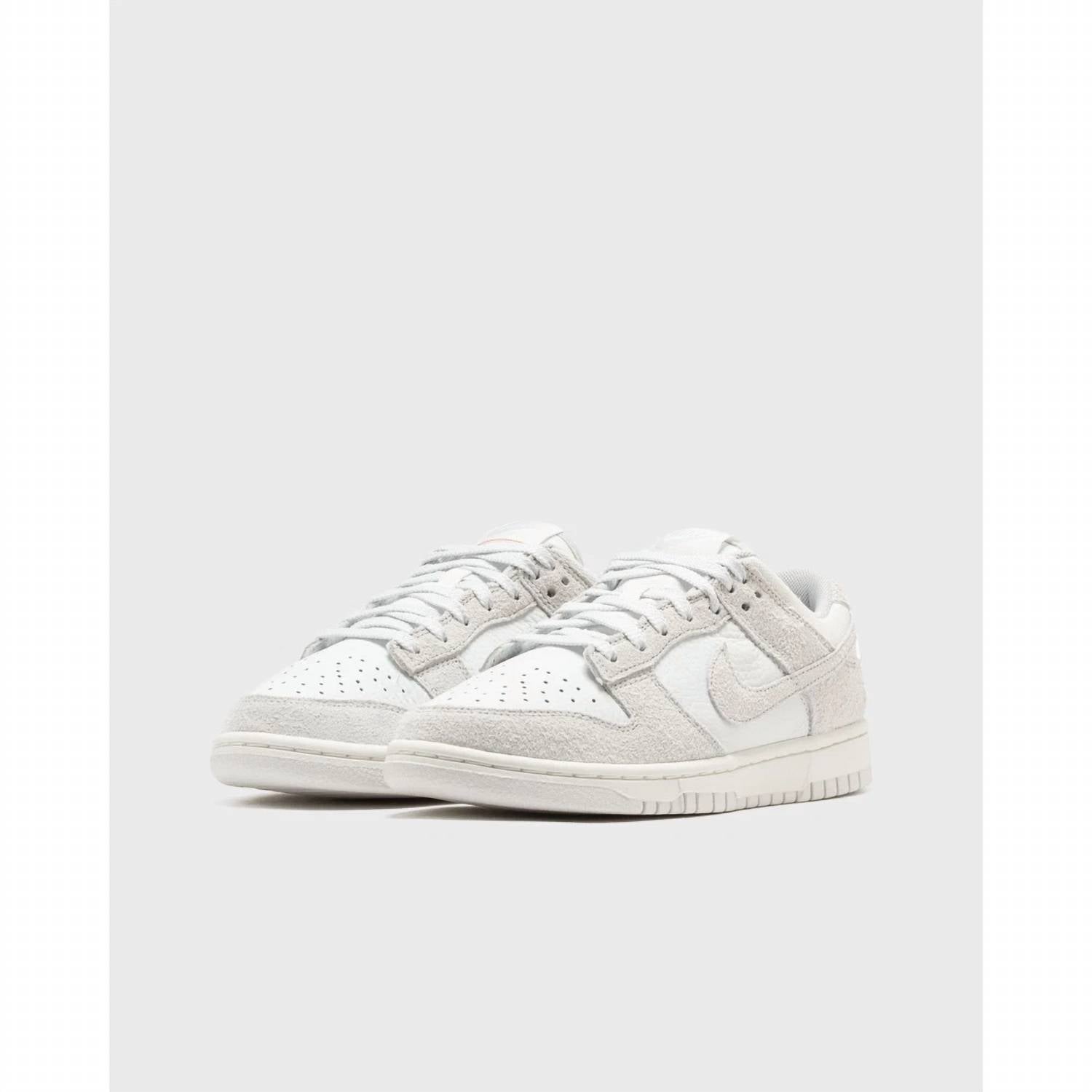 Unisex Dunk Low Sneakers In Summit White Photon Dust