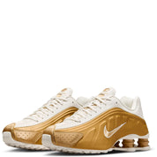 Nike Shox R4 AR3565-010 Sneaker Womens White Gold Low Top Lifestyle Shoes MEW725