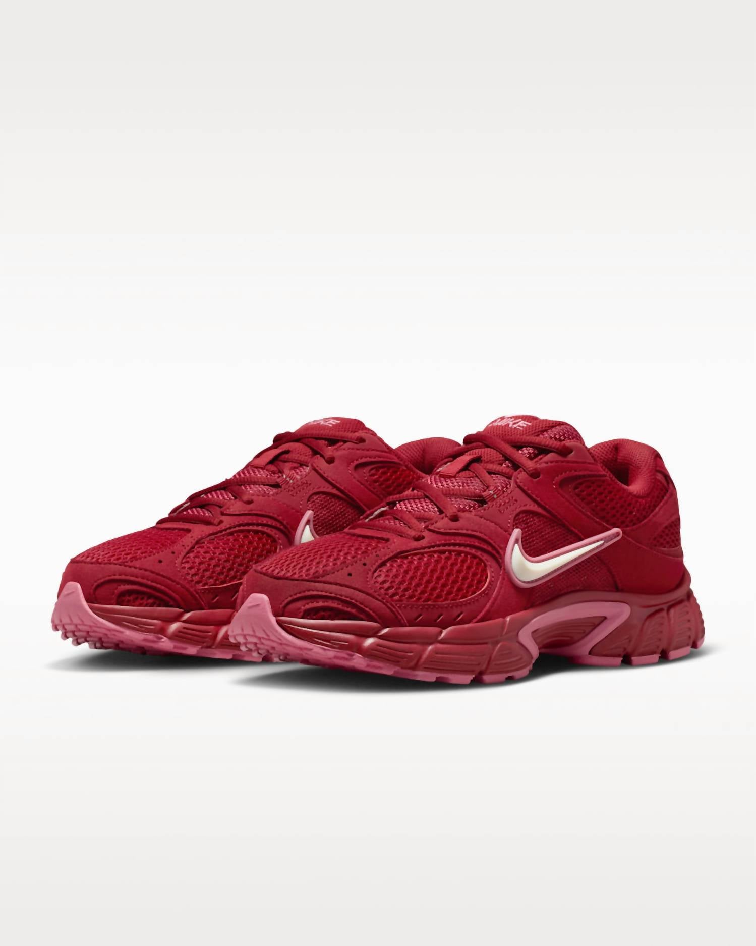 Women's V5 Rnr Sneakers In Team Crimson