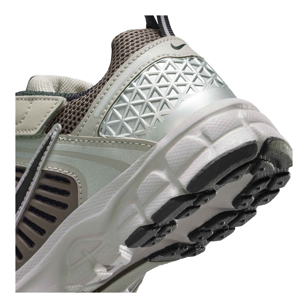 Nike Vomero 5 Little Kids' Sneakers