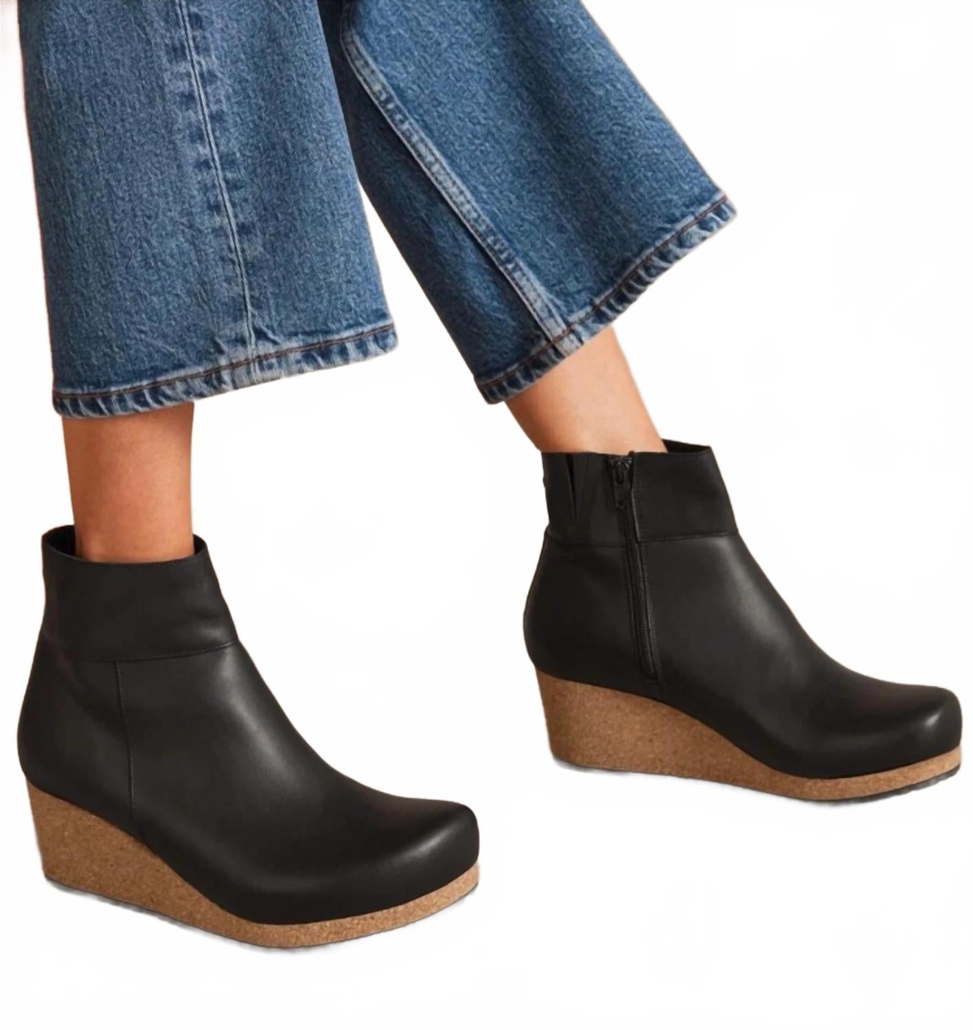 Women Ebba Leather Wedge Ankle Boots In Black