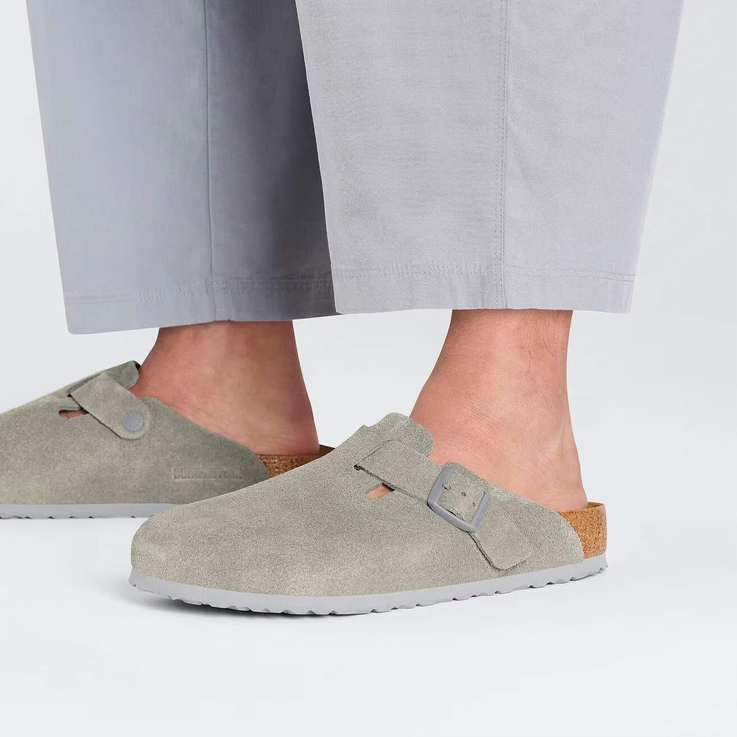 Unisex Boston Clogs In Corduroy Stone Coin