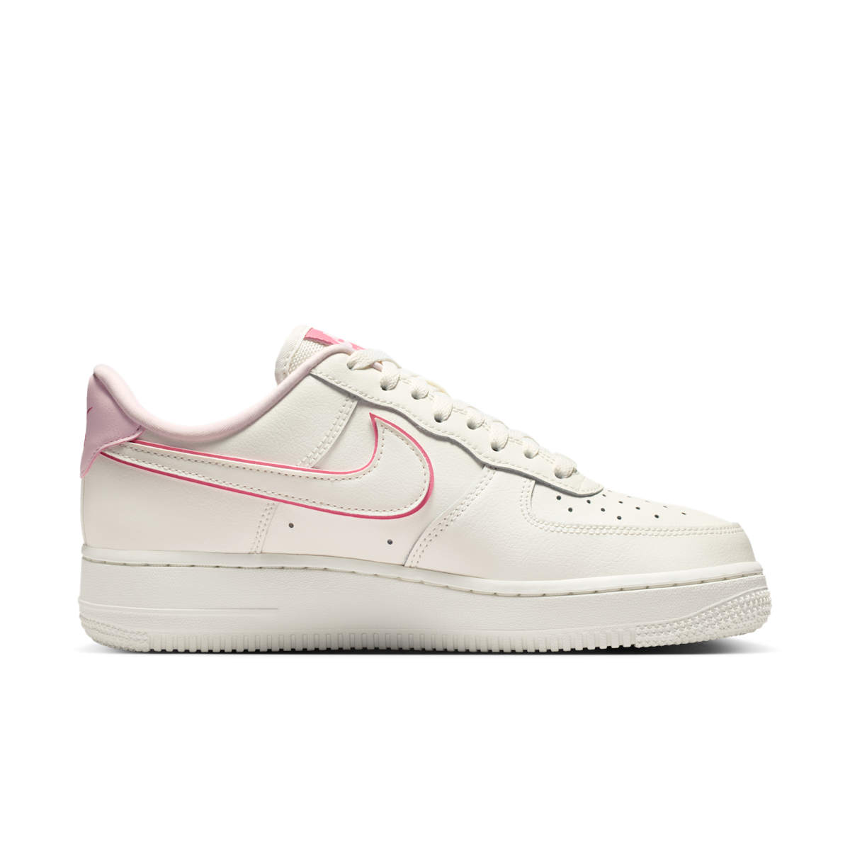 Women's Air Force 1 '07 Essential Shoes