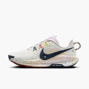 Women's Pegasus Trail 5 Running Shoes In 102 - Summit White/armory Navy-Football Grey