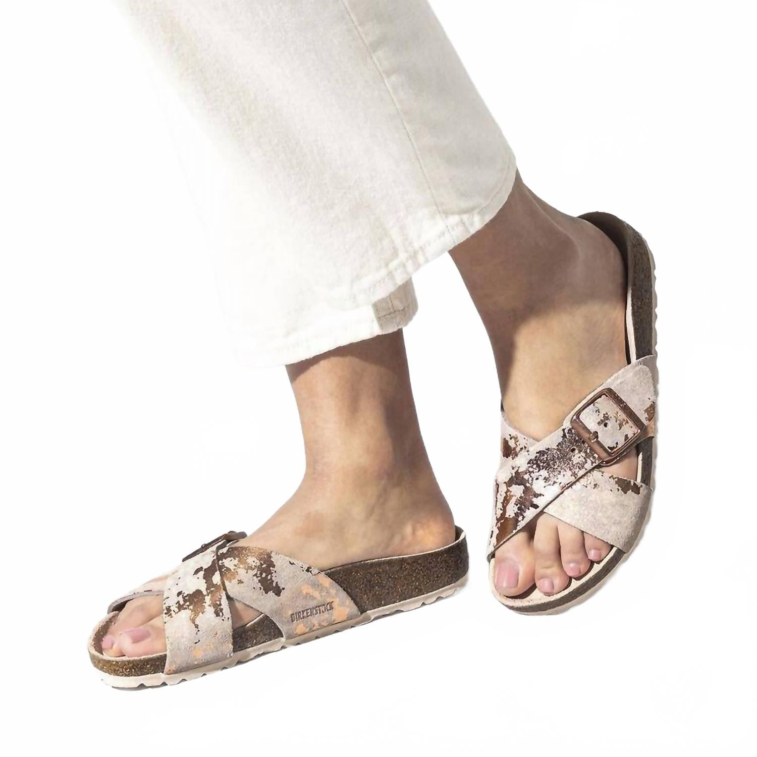 Women's Siena Big Buckle Suede In Rose