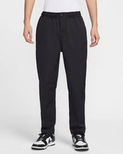 Men's Club Woven Tapered Leg Pants In Black