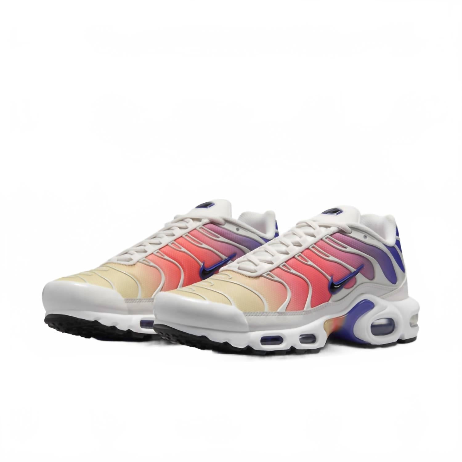 Women's Air Max Plus Shoes In Platinum Tint/black-Persian Violet