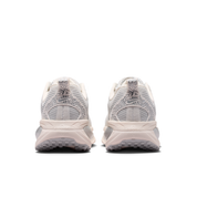 Women's Vomero 18 SE Road Running Shoes