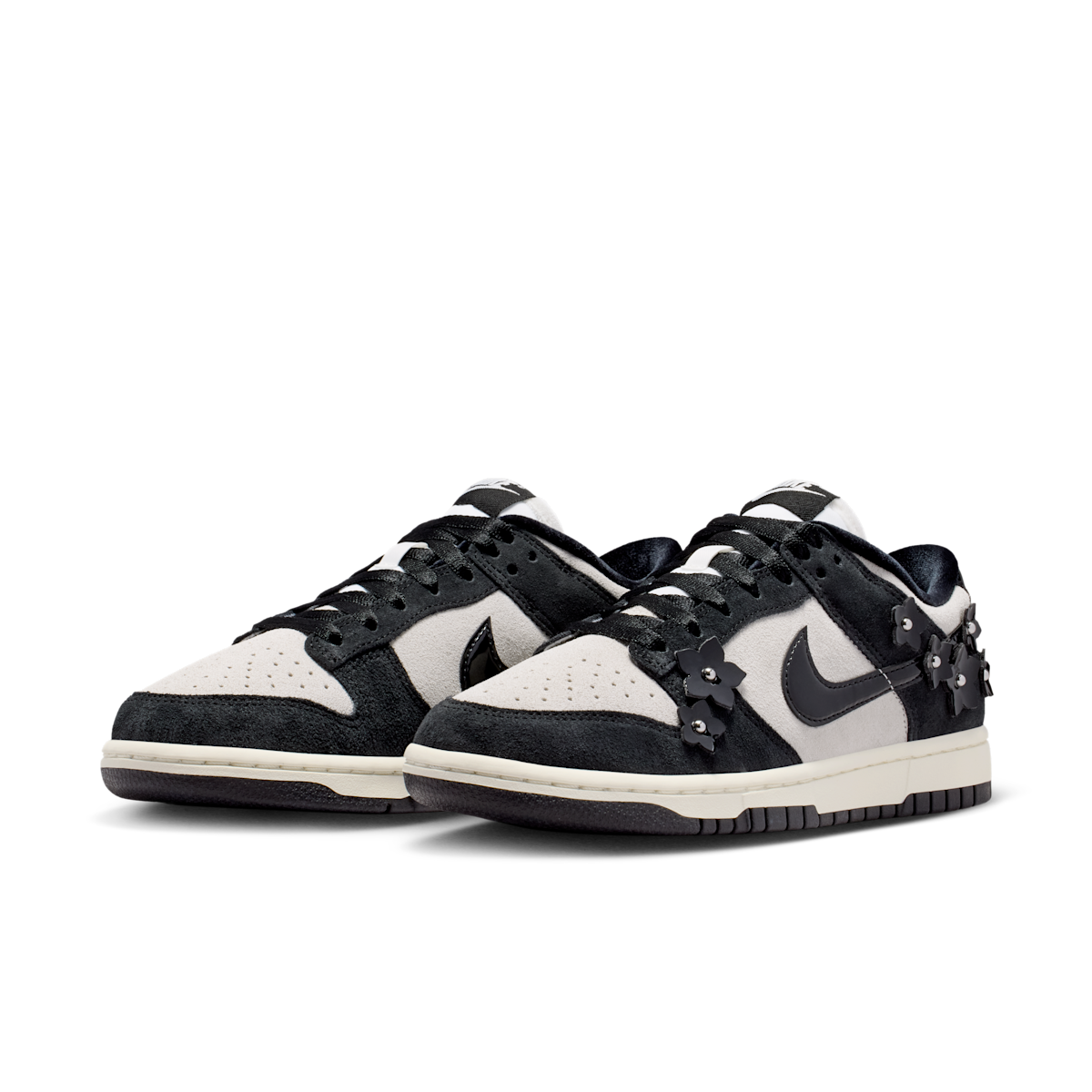 Women's Dunk Low SE Shoes