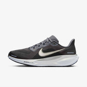 Men's Pegasus 41 Shoes In Medium Ash/metallic Gold Grain