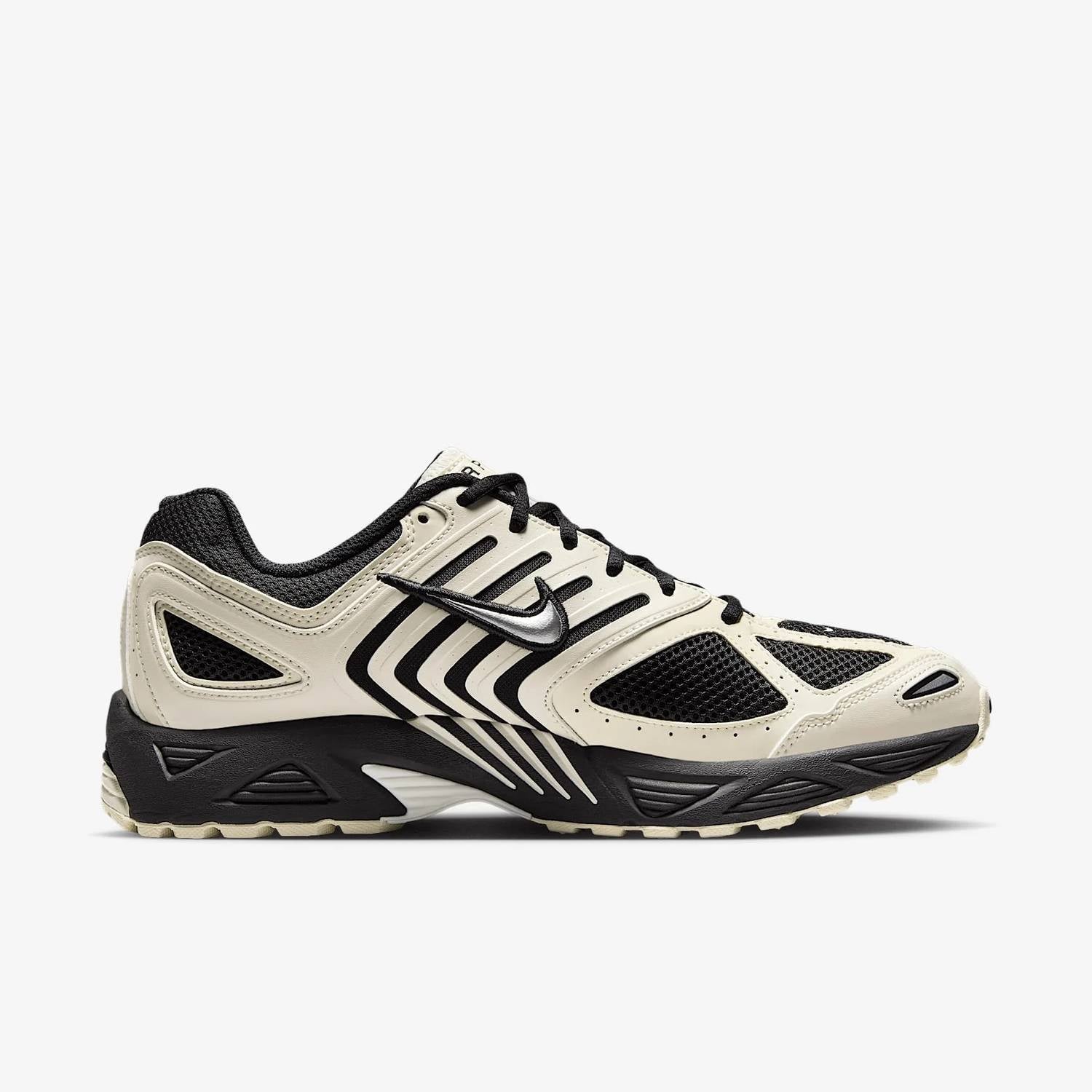 Men's Pegasus 2005 Sneaker In Pale Ivory/coconut Milk/black/metallic Silver