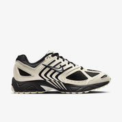 Men's Pegasus 2005 Sneaker In Pale Ivory/coconut Milk/black/metallic Silver