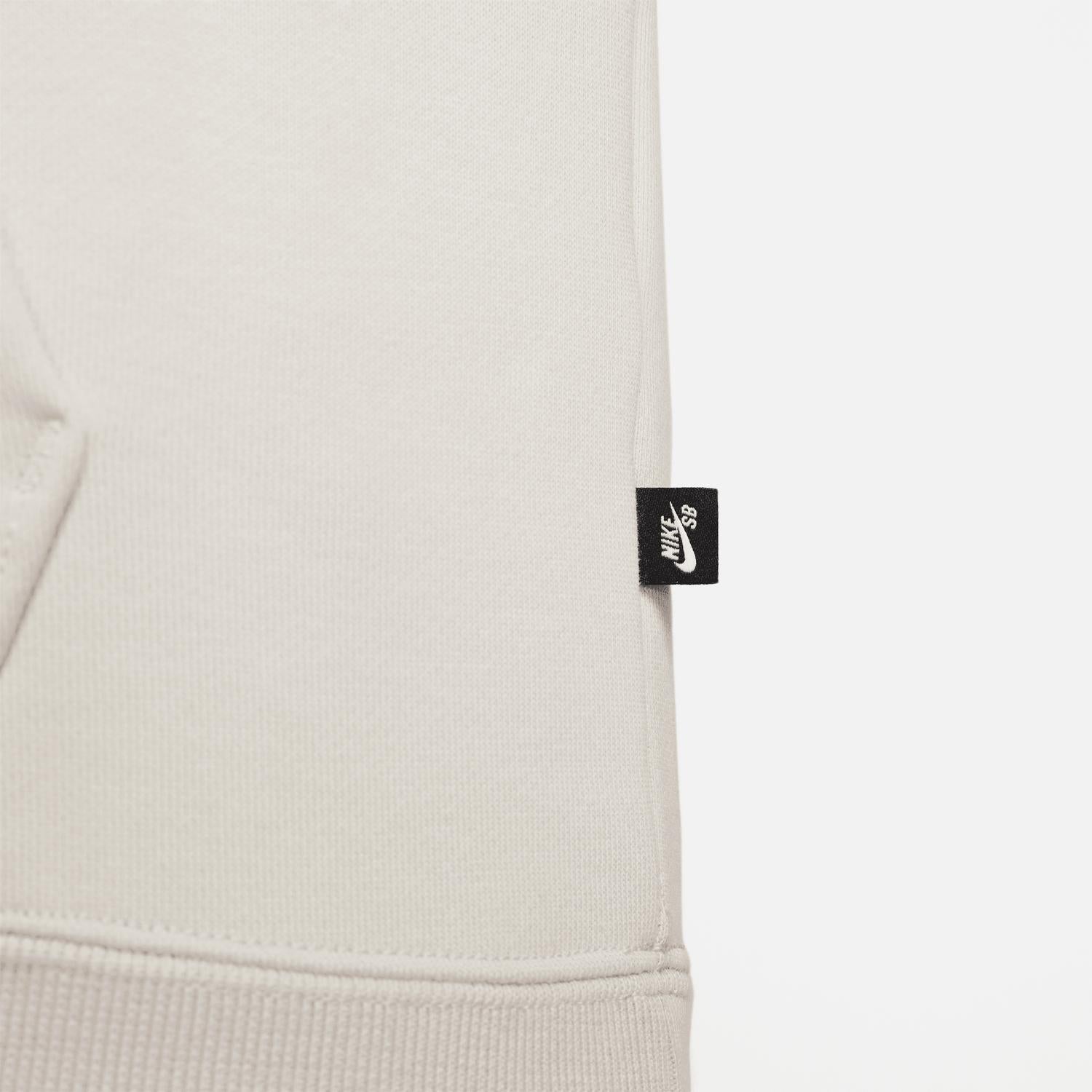 Sb Oval Logo Fleece Pullover Hoodie In Light Bone/deep Jungle