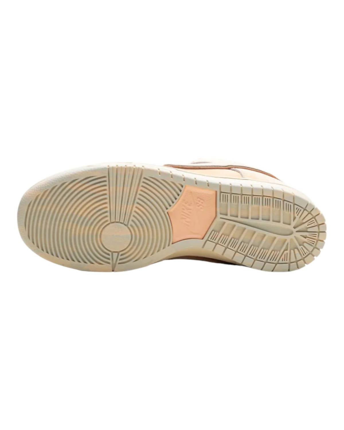 Men's Sb Dunk Low Pro Trocadero Gardens Sneaker In Amber Brown/guava Ice