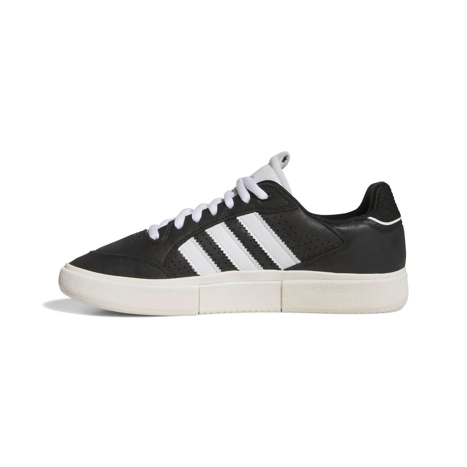 Men's Tyshawn Low Shoes In Core Black White