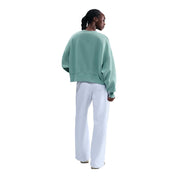 WOMENS NIKE SPORTSWEAR PHOENIX FLEECE OVERSIZED CREWNECK SWEATSHIRT_CANNON/MINT FOAM