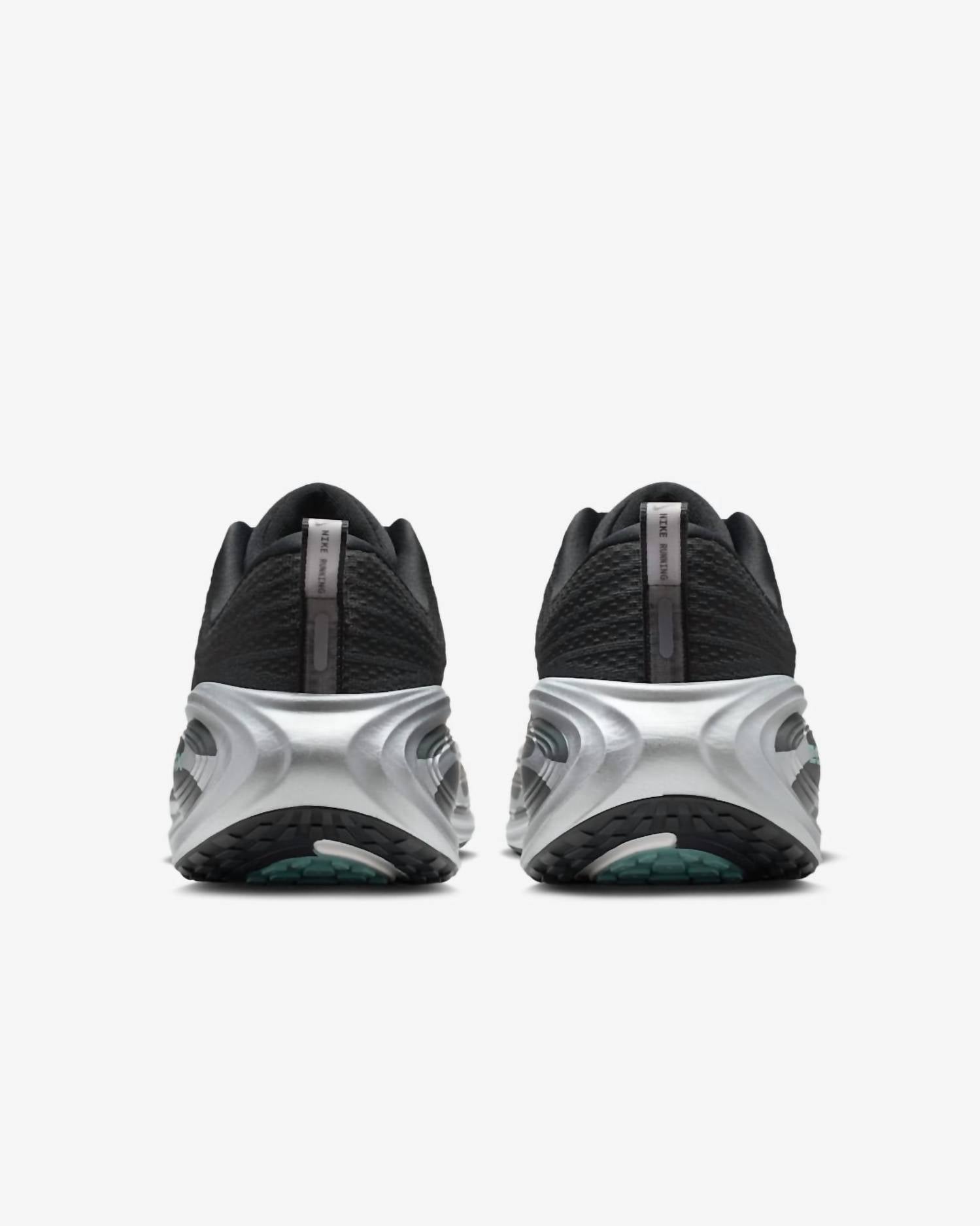 Men's Vomero Plus Sneakers In Anthracite Reflective Silver