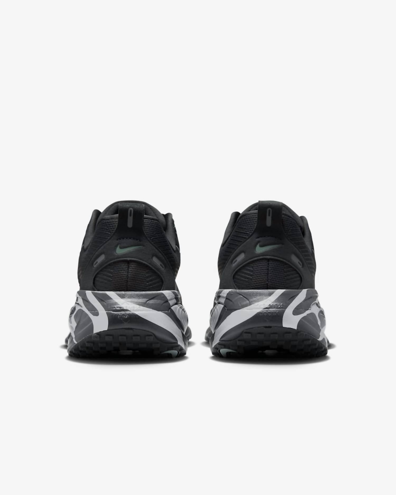 Men's Vomero 18 Sneakers In Anthracite Reflective Silver