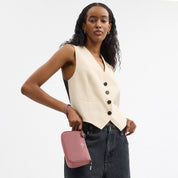 Coach Outlet Nolita 19