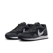 Men's Nike Venture Runner CK2944-002 Sneakers Black White Lace Up Running Shoes