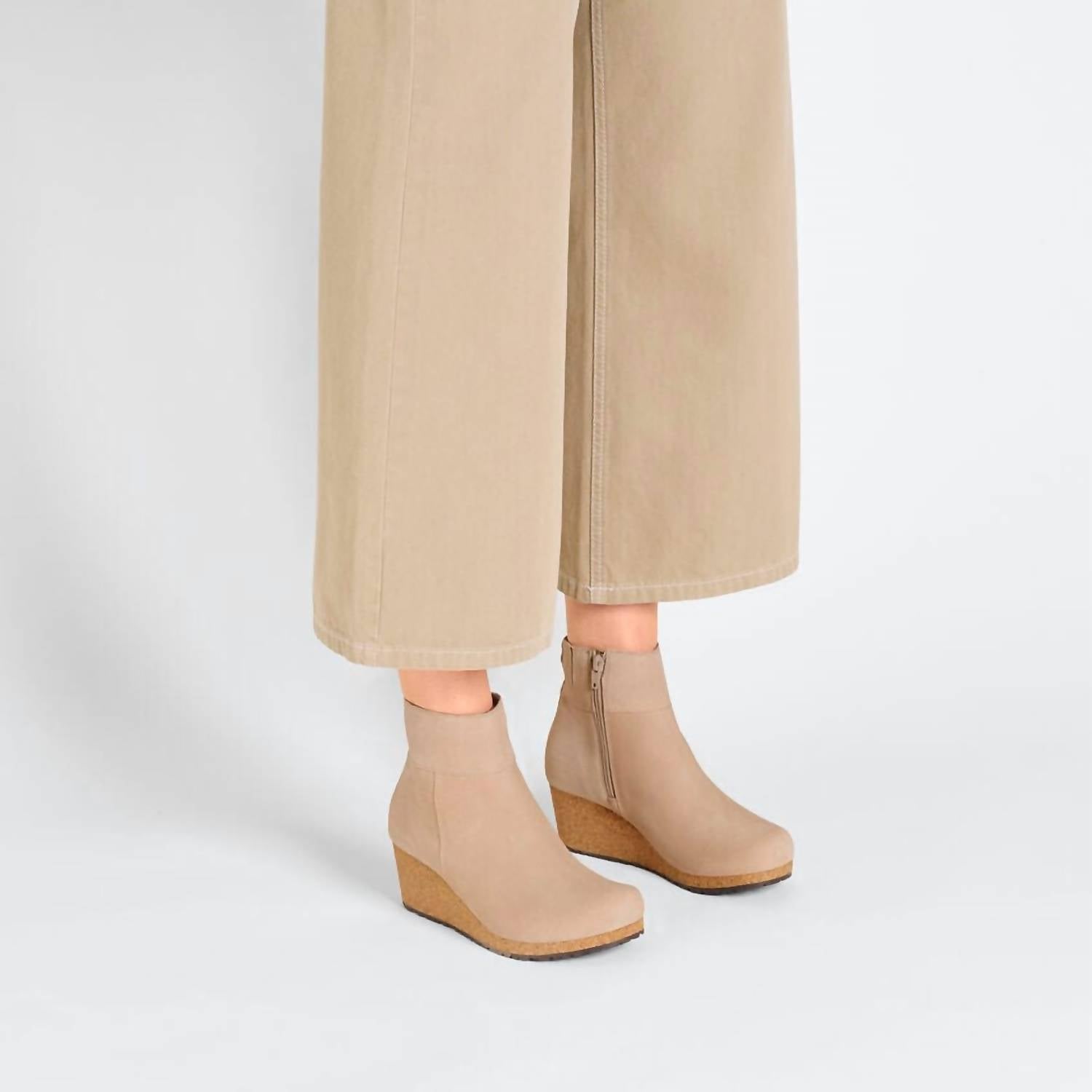 Women's Ebba Wedge Heel Ankle Boots In Sand Warm