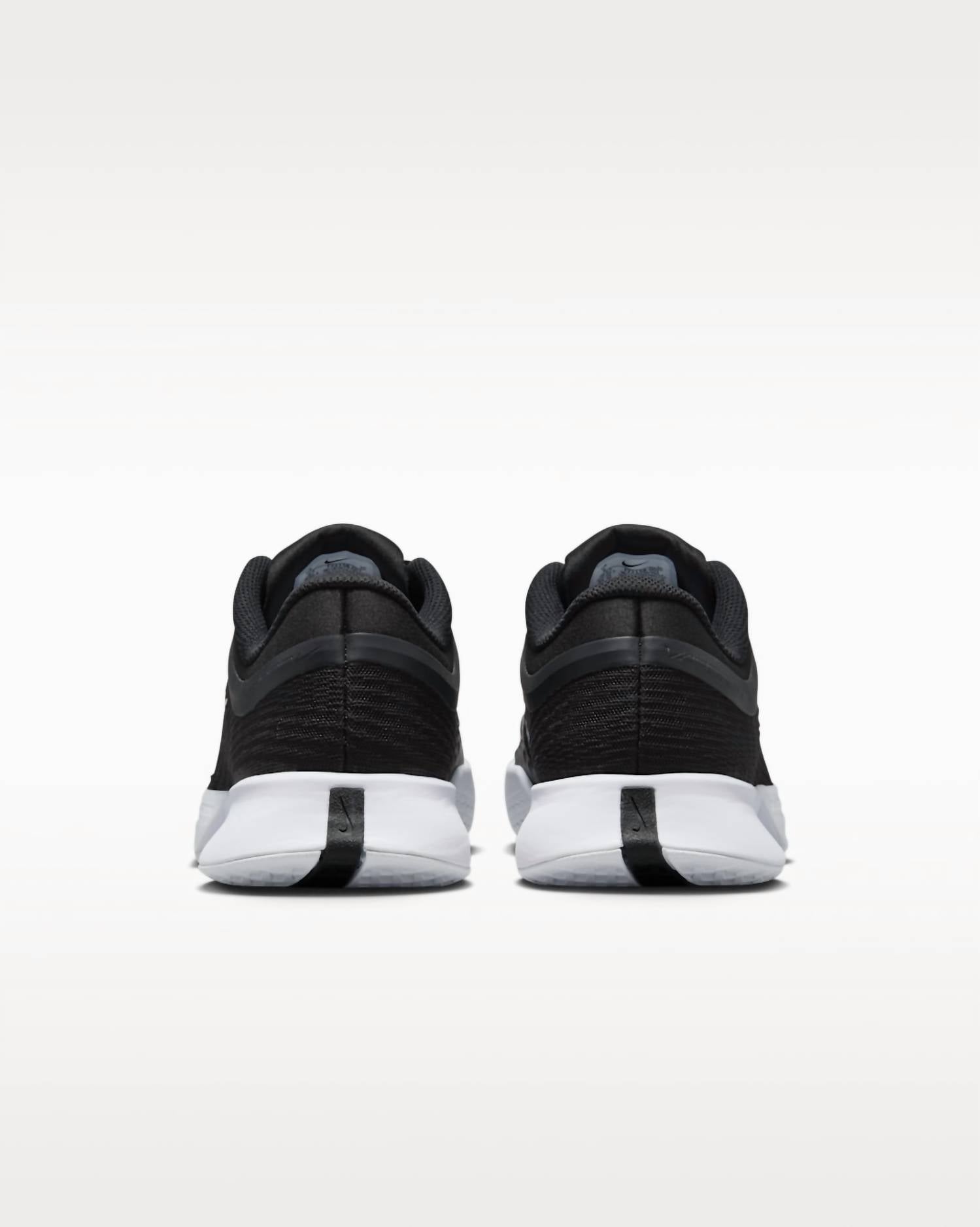 Women's Zoom Vapor Pro 3 Hard Court Tennis Shoes In Black/white
