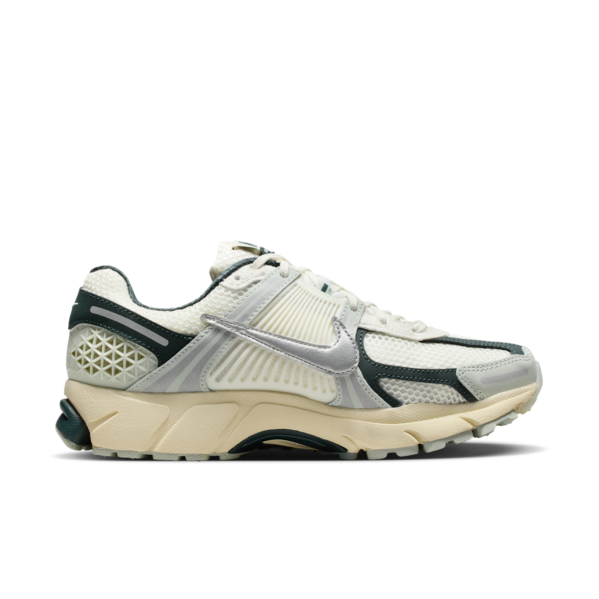 Women's Zoom Vomero 5 Shoes with Reflective Accents