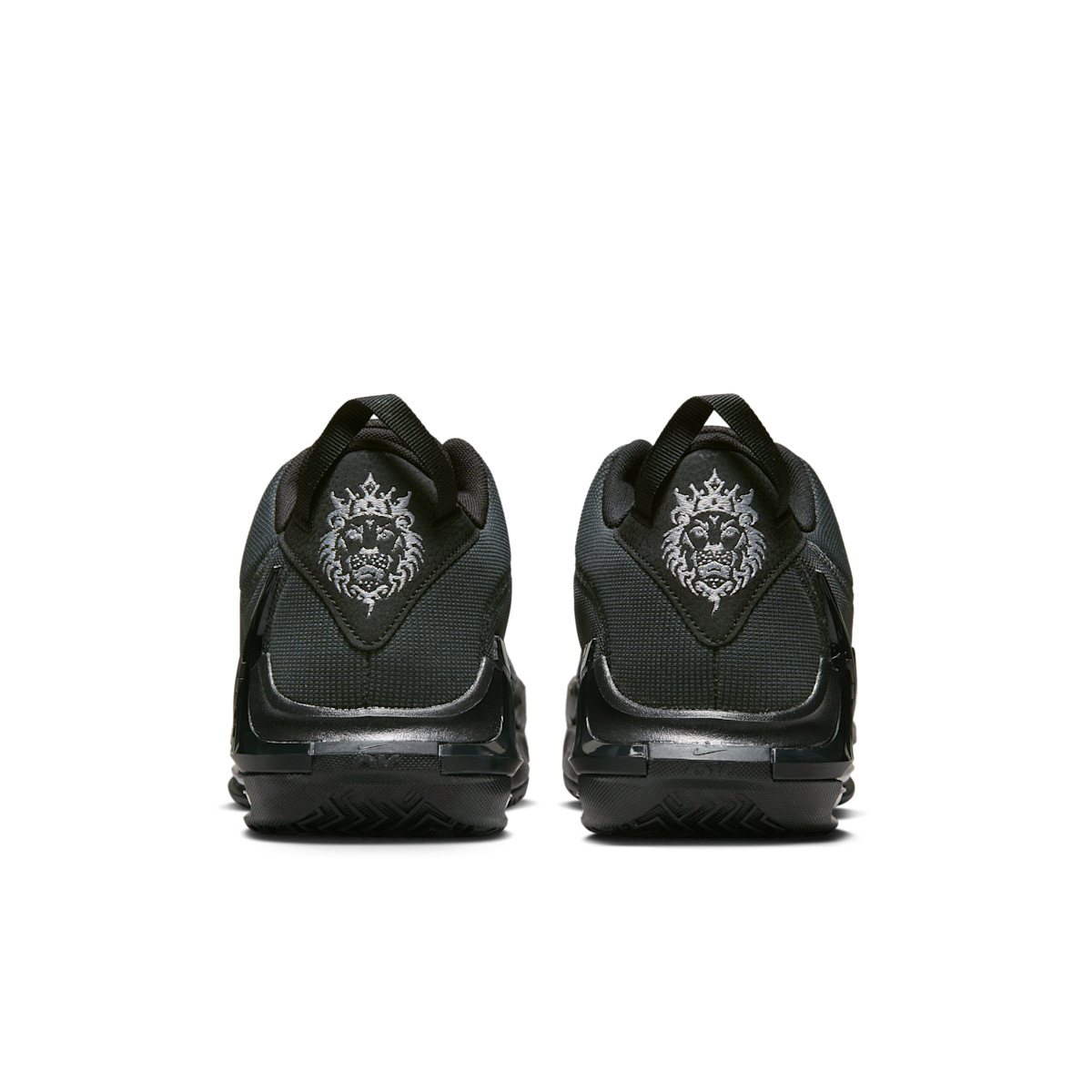 Men's LeBron Witness 7 Basketball Shoes