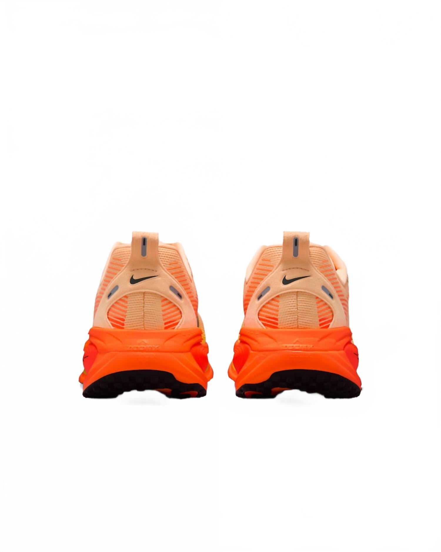 Men's Vomero 18 Road Running Shoes In Orange Chalk Total Orange Volt Black
