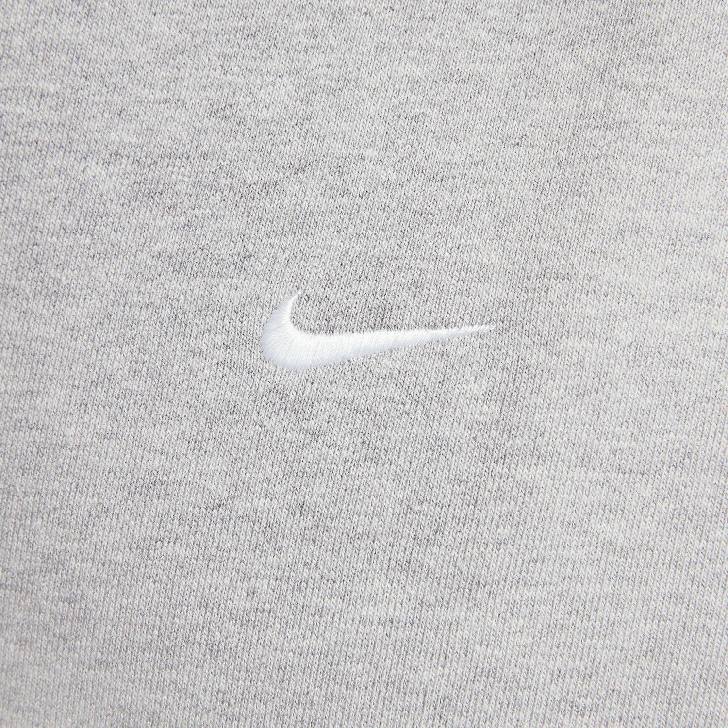 Solo Swoosh Fleece Crew Sweatshirt In Dark Heather Grey