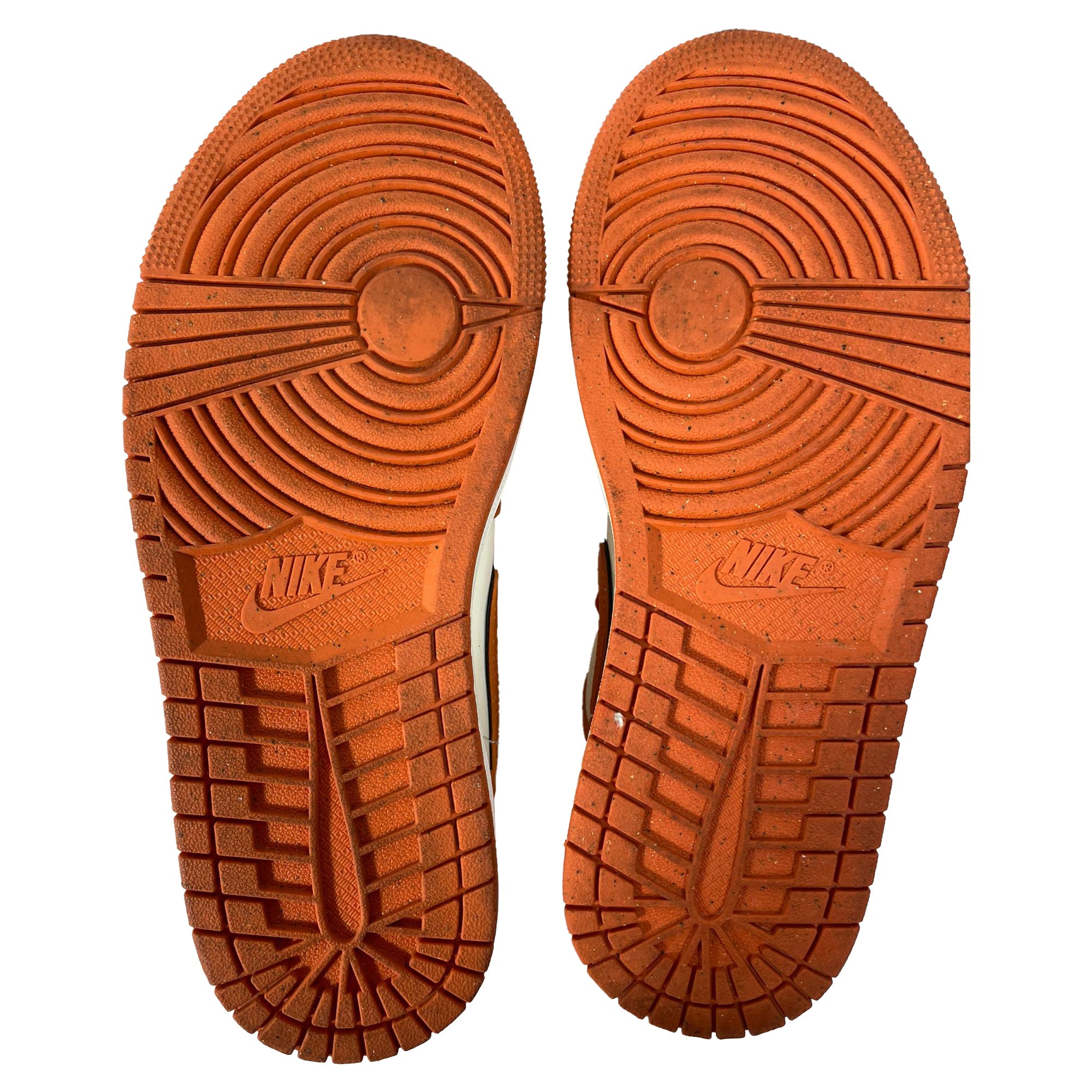 Nike Jordan 1 Mid SE Sport Spice Sneakers in Orange Leather