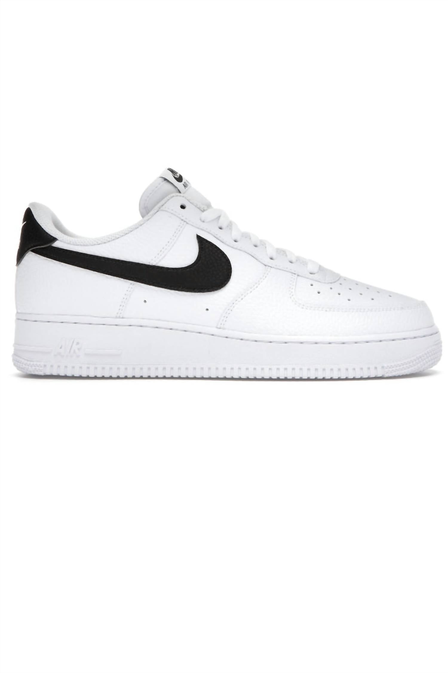 Women's Force 1 '07 Sneakers In White/black