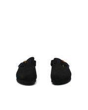 Boston Suede Soft Footbed Narrow In Black