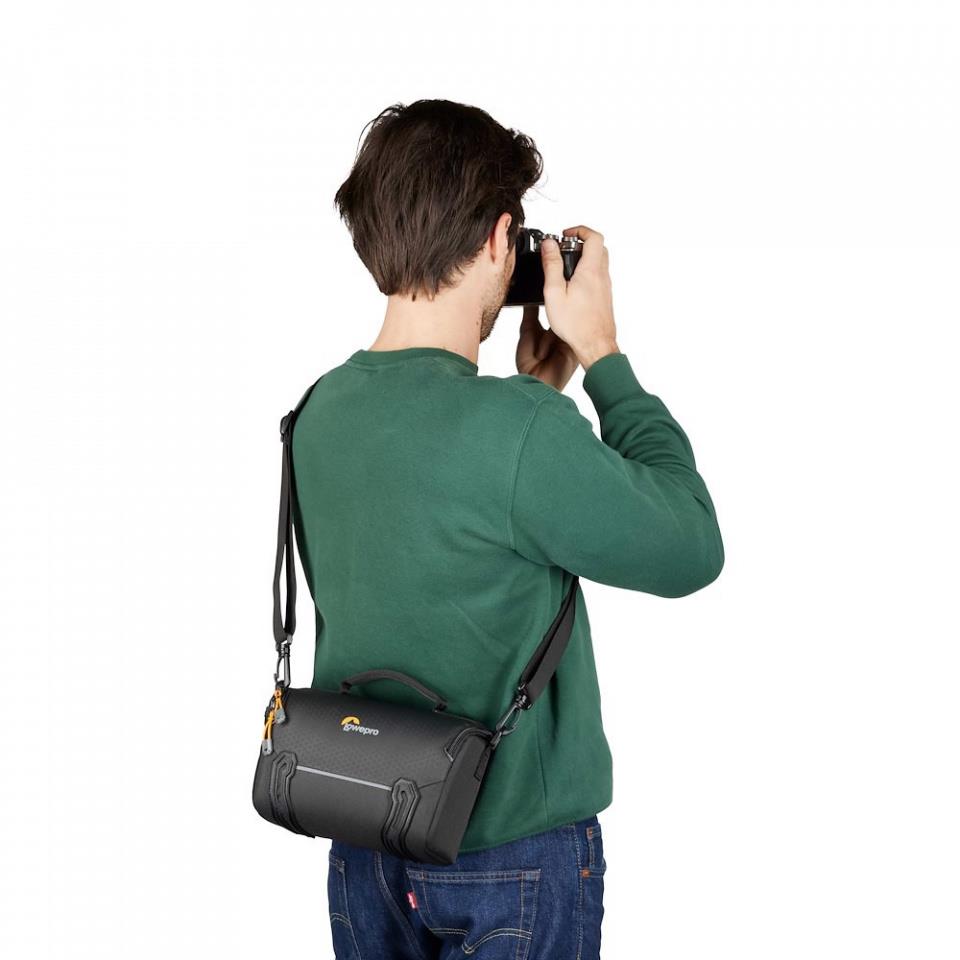 Adventura SH 160 III Camera Bag (Black)