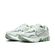 Women's Zoom Vomero 5 Shoes