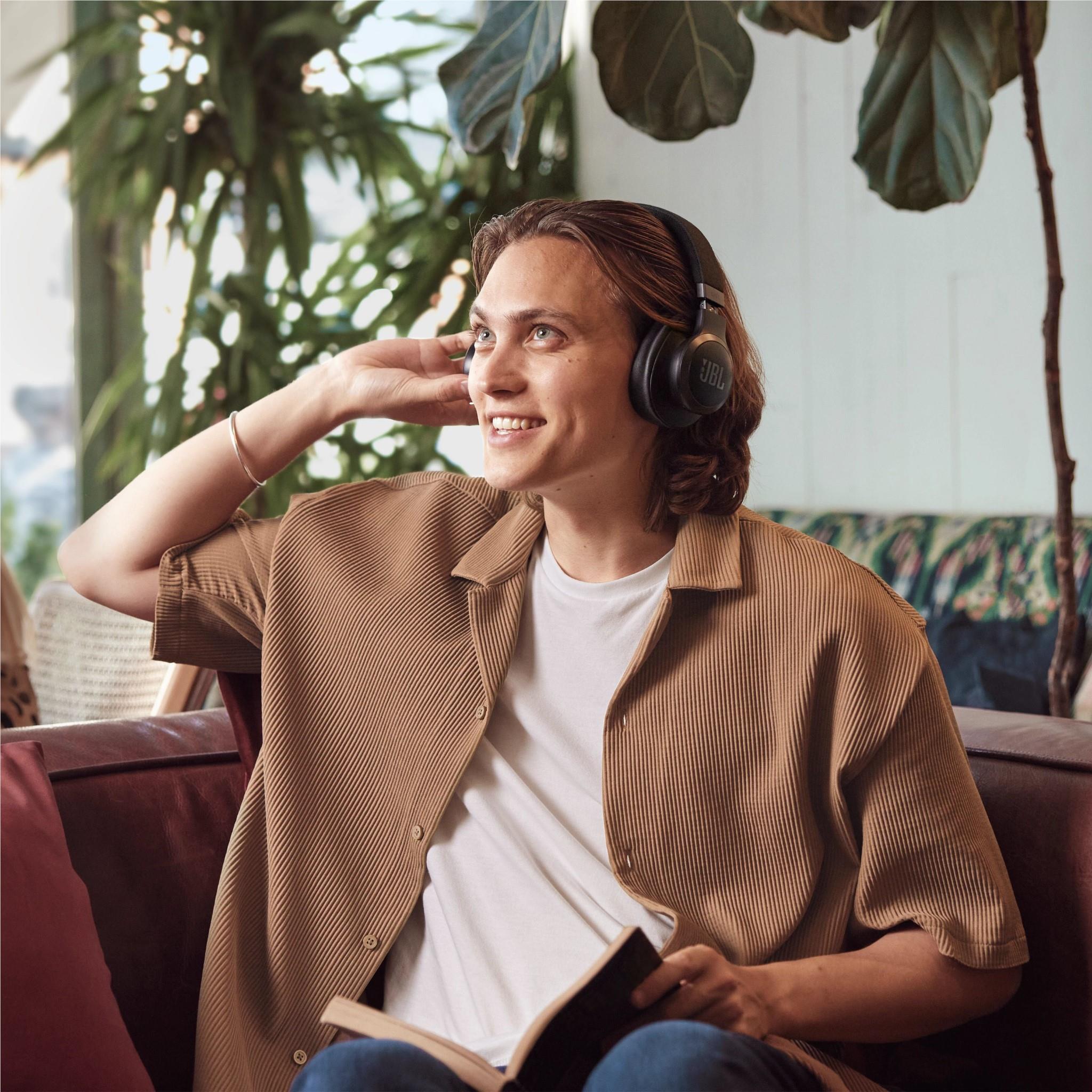 JBL Live 770NC Wireless True Adaptive Noise Cancelling Over-Ear Headphones (Black)