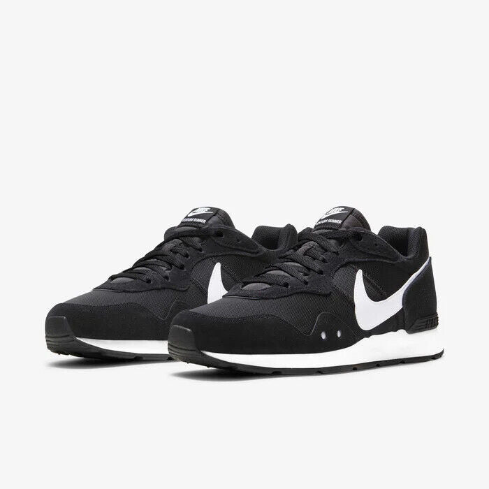 Men's Nike Venture Runner CK2944-002 Sneakers Black White Lace Up Running Shoes
