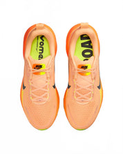Men's Vomero 18 Road Running Shoes In Orange Chalk Total Orange Volt Black
