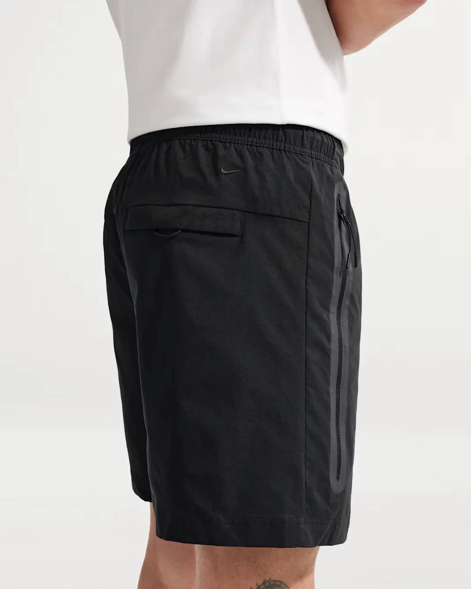 Tech Woven Shorts In Black