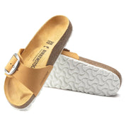 Women's Madrid Big Buckle Sandal In Apricot