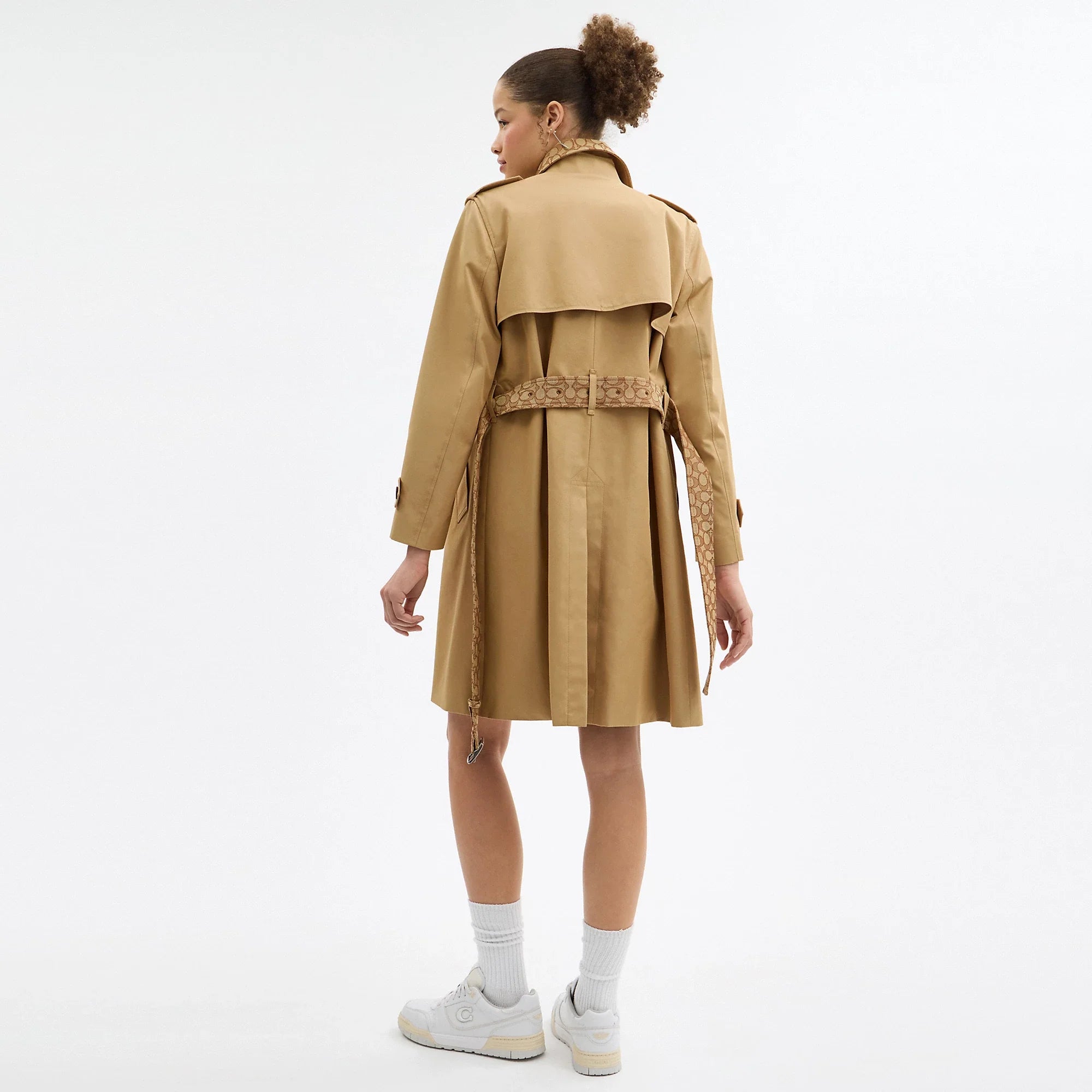 Coach Outlet Trench With Signature Piping