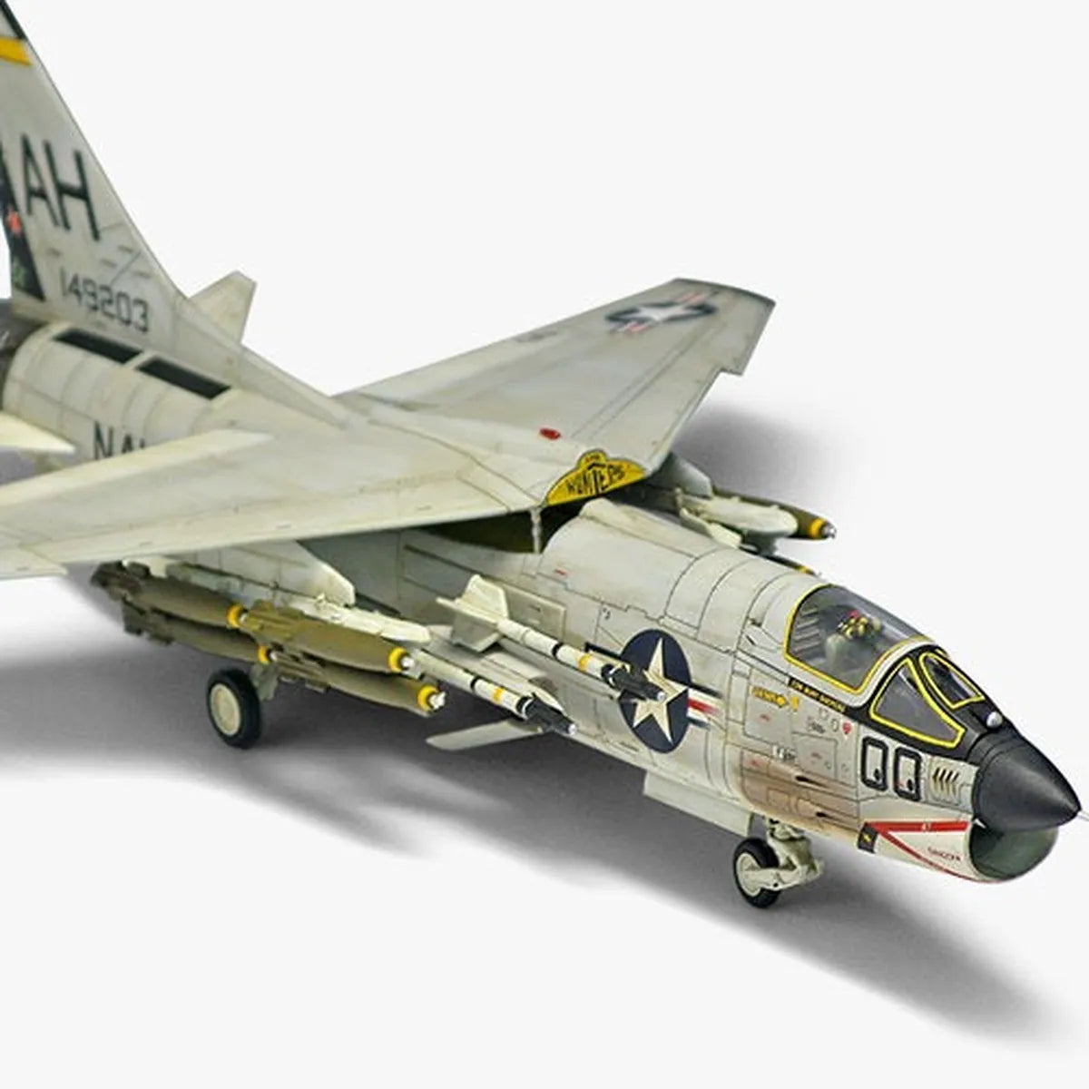 Academy 1/72 USN F-8E VF-162 "The Hunters" Fighter Scaled Plastic Model Kit